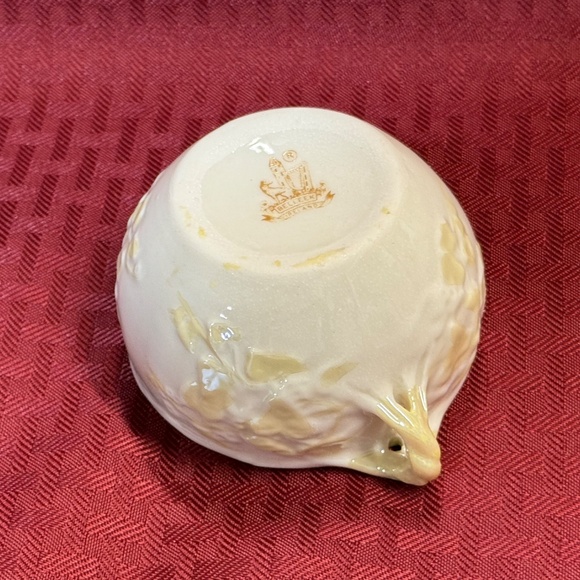 Belleek Vintage Parian China Ivy Yellow Sugar Bowl Gold Mark 1980-1992 - Picture 4 of 5